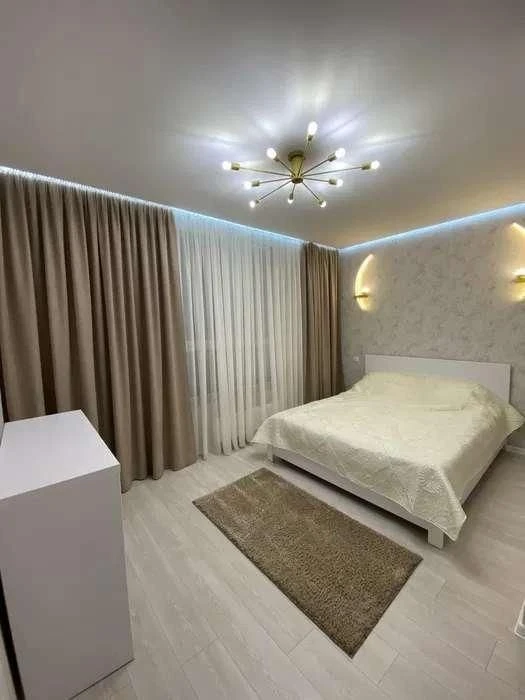 For rent, 2-bedroom apartment in the ЖК Сірецькі сади complex, street Виговського 10-Л (7th building).
