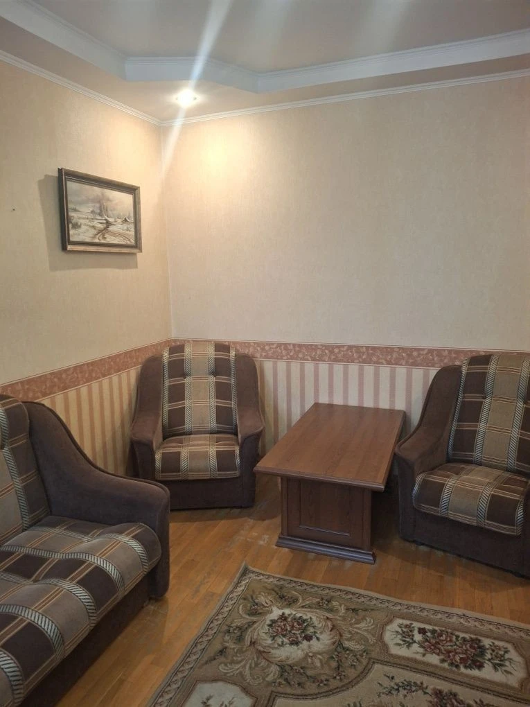 Арена, 3 комнаты. Печерский, Алмазна 14 М. Печерская