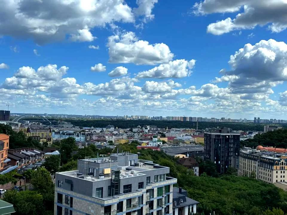 Квартира. Київ, Лук'янівська вулиця