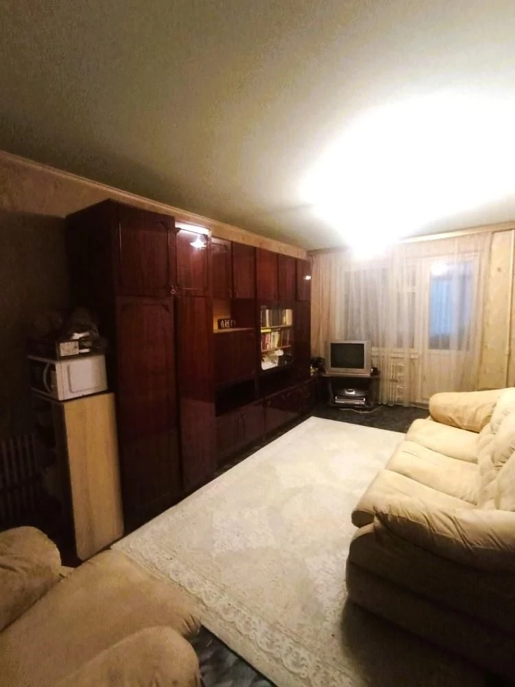 Продается 3-комнатная квартира в районе Березинская улица