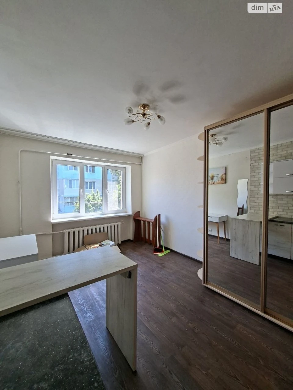 Sale Room Shipbuilder