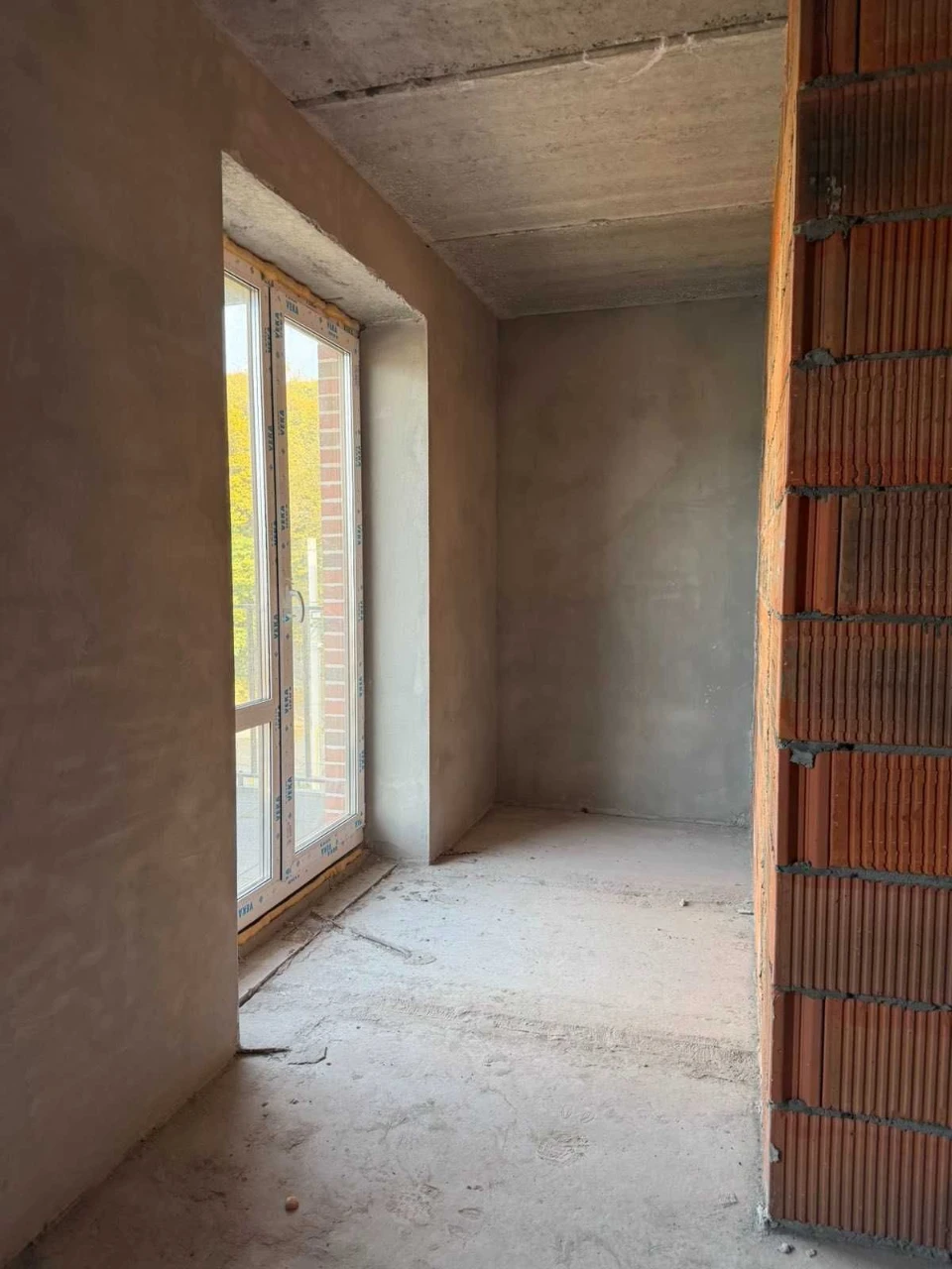 Spacious 2-bedroom apartment in a completed building