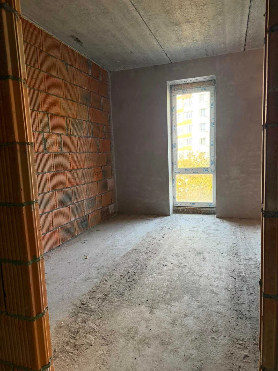 Spacious 2-bedroom apartment in a completed building