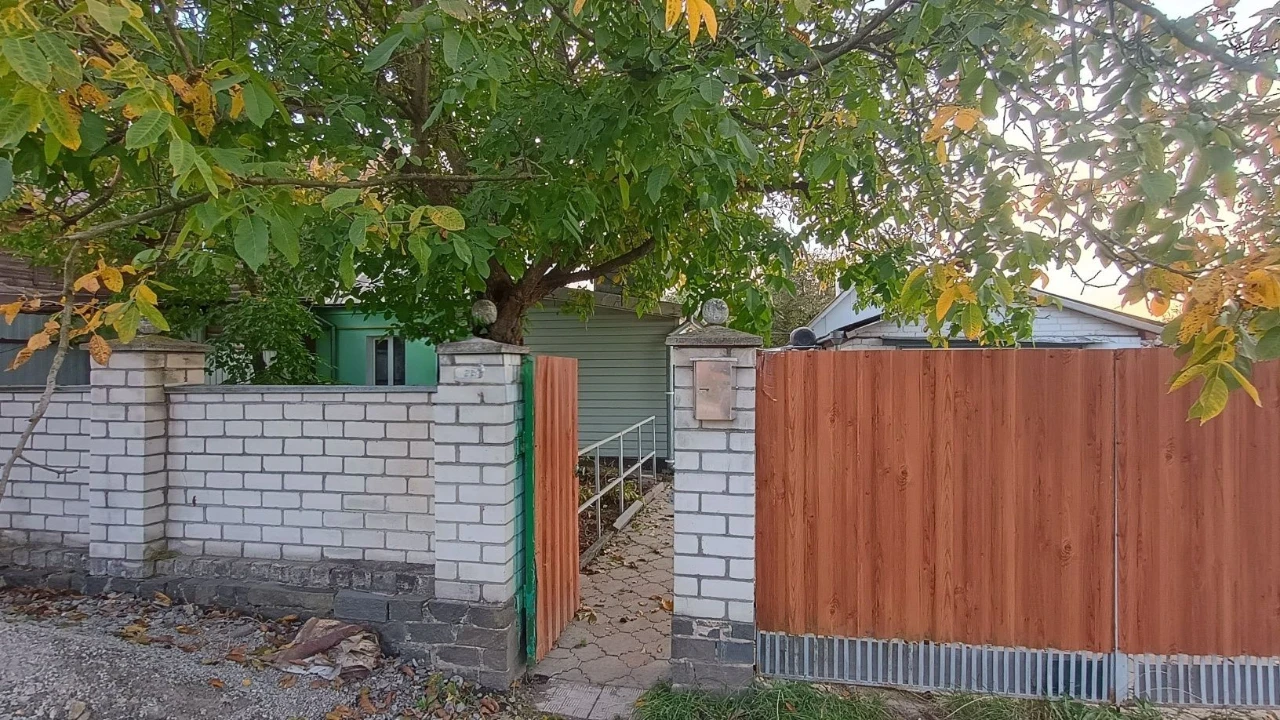 Продається пів будинку, район Крошня, Житомир