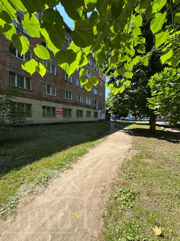 Продам 2-кімнатну квартиру на Охтирській, перша лінія