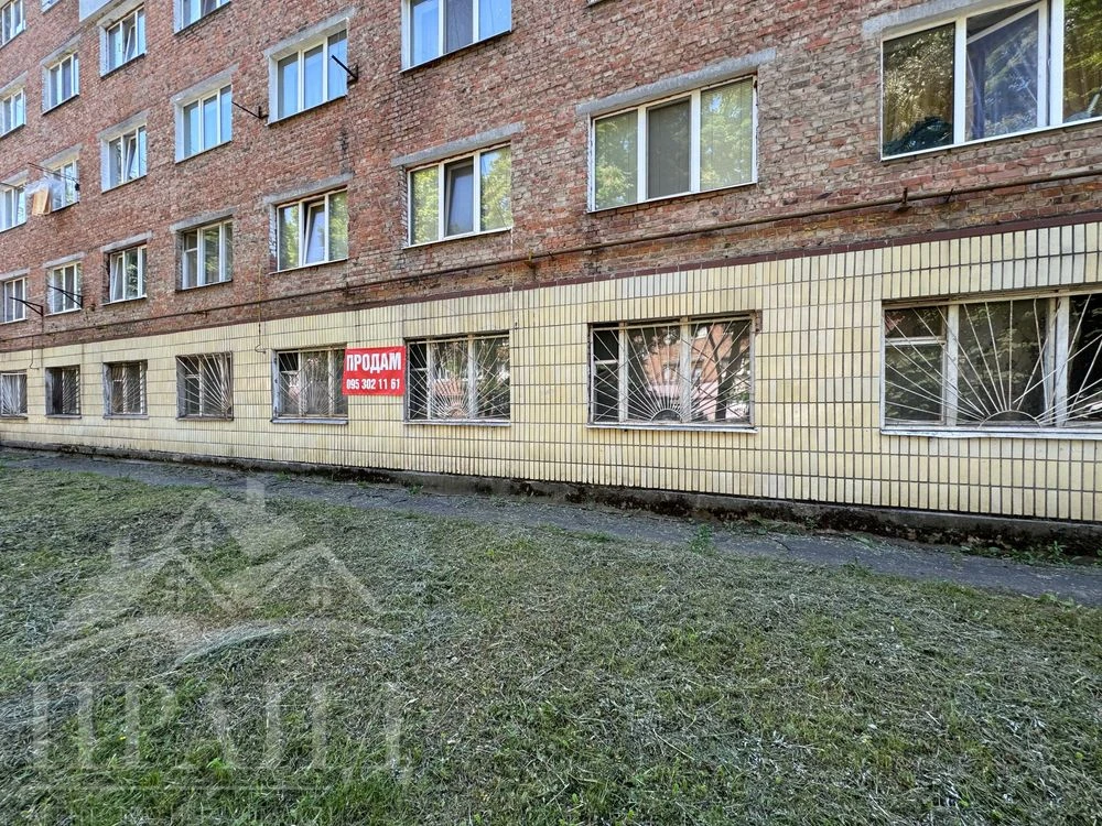Продам 2-кімнатну квартиру на Охтирській, перша лінія