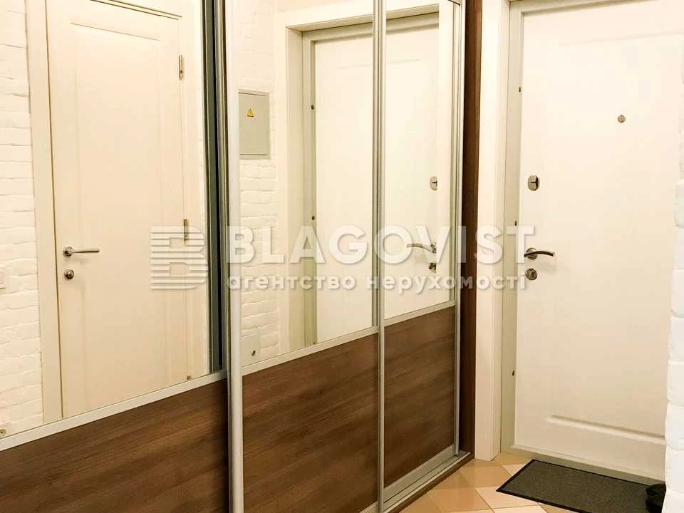 Apartment. Regeneratorna Street, Kyiv