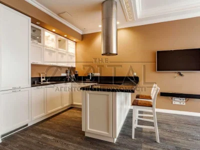Apartment. Дніprovska naberezhna st.