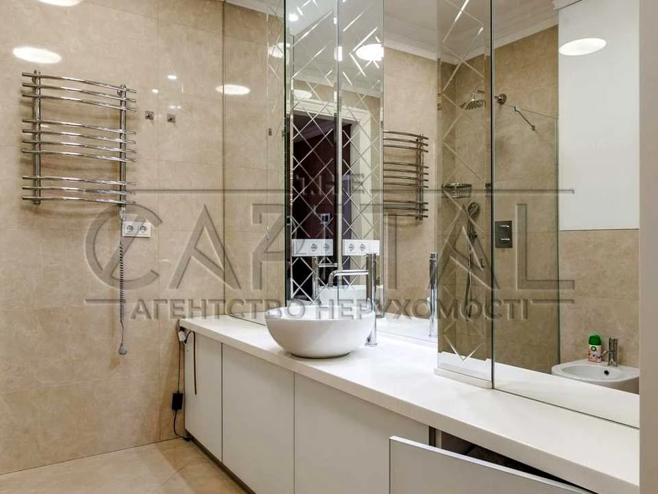 Apartment. Дніprovska naberezhna st.