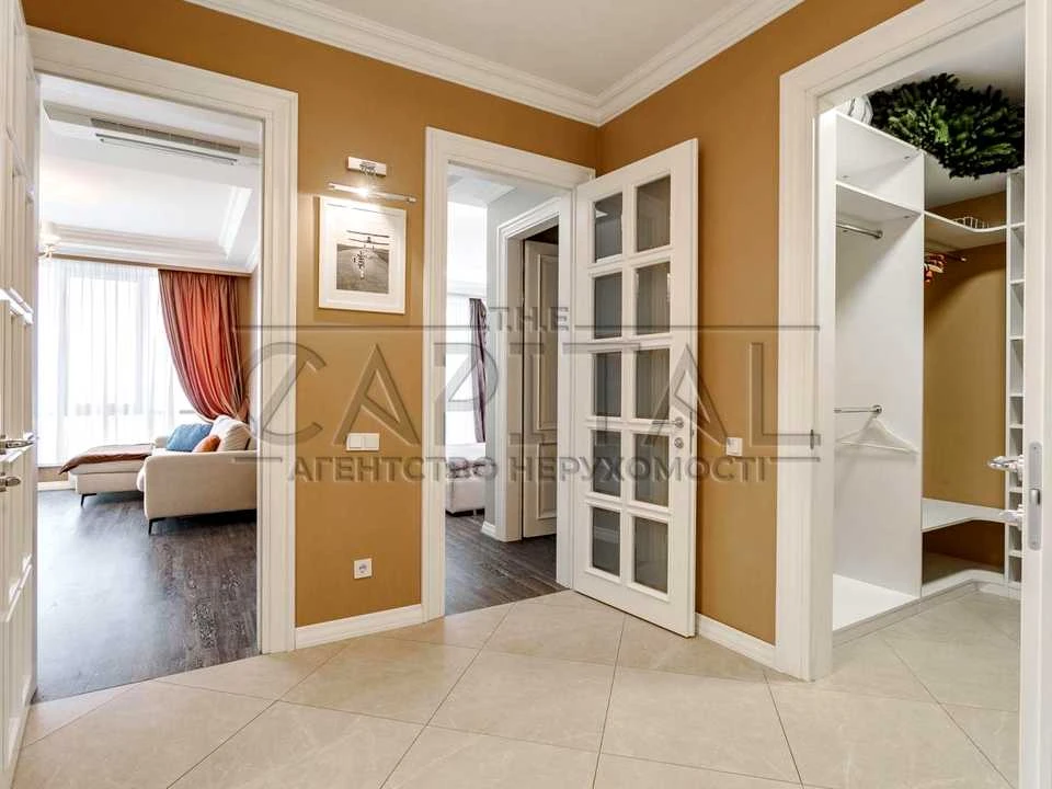 Apartment. Дніprovska naberezhna st.