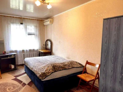2-комнатная квартира в Одессе на низком этаже. Можно по пр