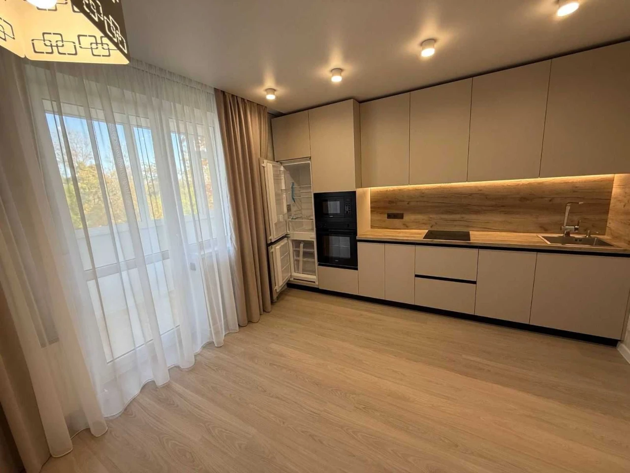 Продам 2 комн квартиру 67.6 м2 Комфортный 2 этаж Евроремонт
