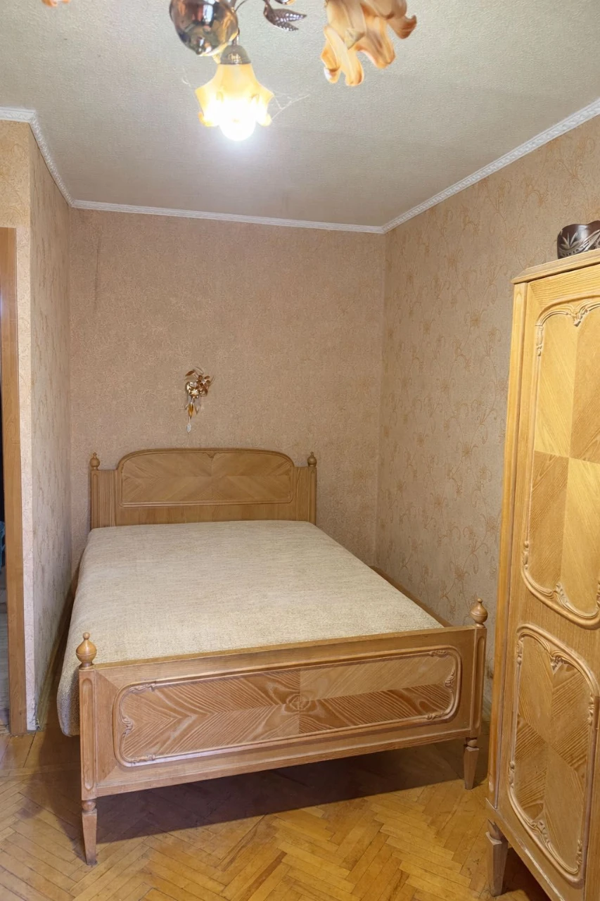 Терміново продам 3-кімнатну квартиру м.Салтівська без посере