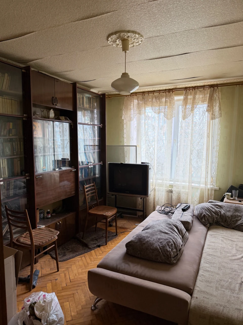 Терміново продам 3-кімнатну квартиру м.Салтівська без посере