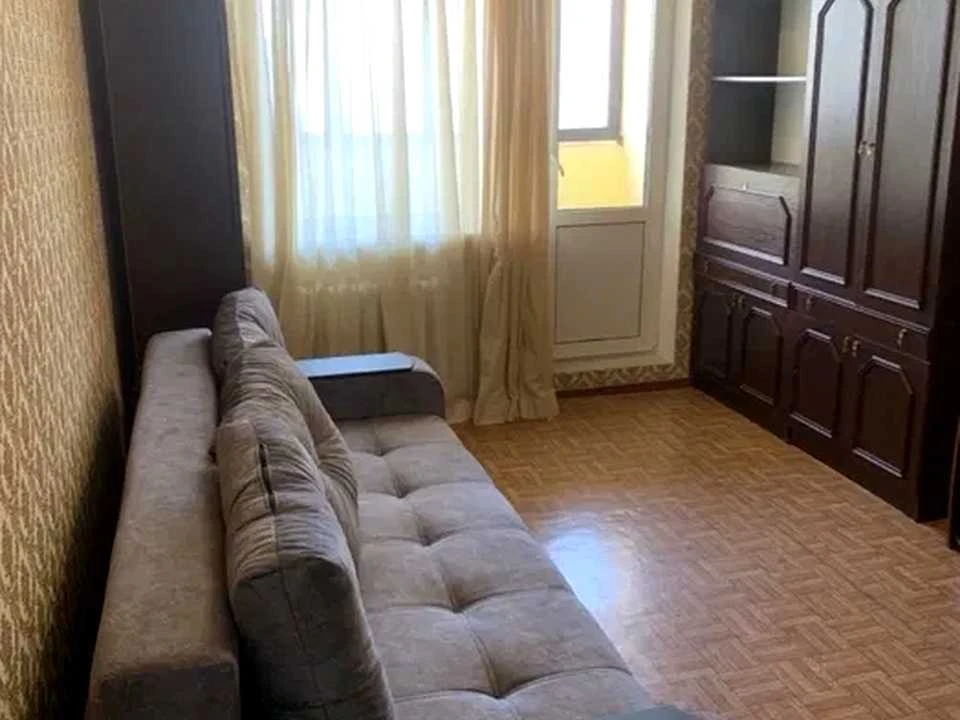 Квартира. Київ, Анни Ахматової вул.