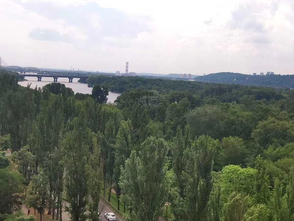 Квартира. Киев, Русановская набережная ул.
