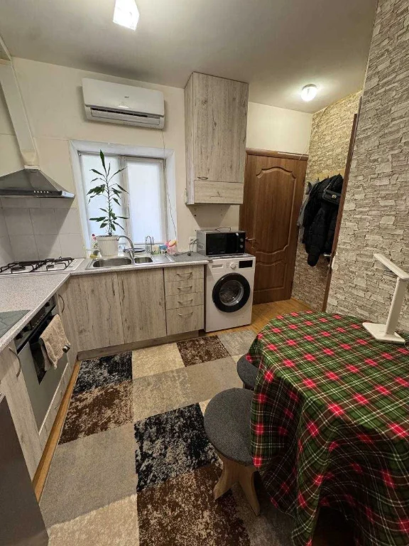 Продається 1-кімнатна квартира з ремонтом, резервне живлення