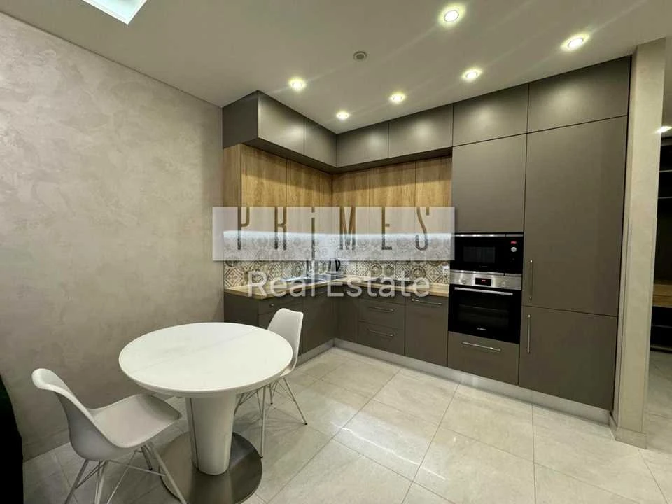 Apartment. John McKenna St., Kyiv
