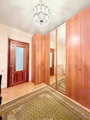 Rent a 3-bedroom apartment near Mariinsky Park, Arsenal District