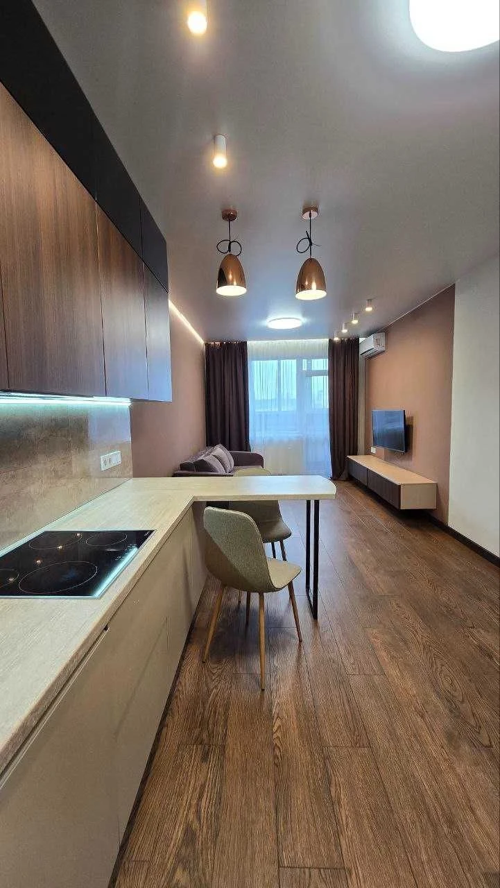 Rent 1-bedroom apartment renovated in the center of Kyiv in the Victory residential complex