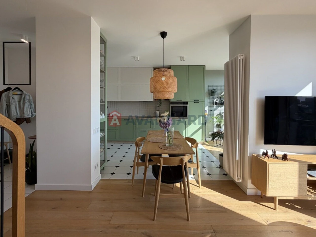 Sale of a 3-bedroom townhouse in the "Semycvet" residential complex, street