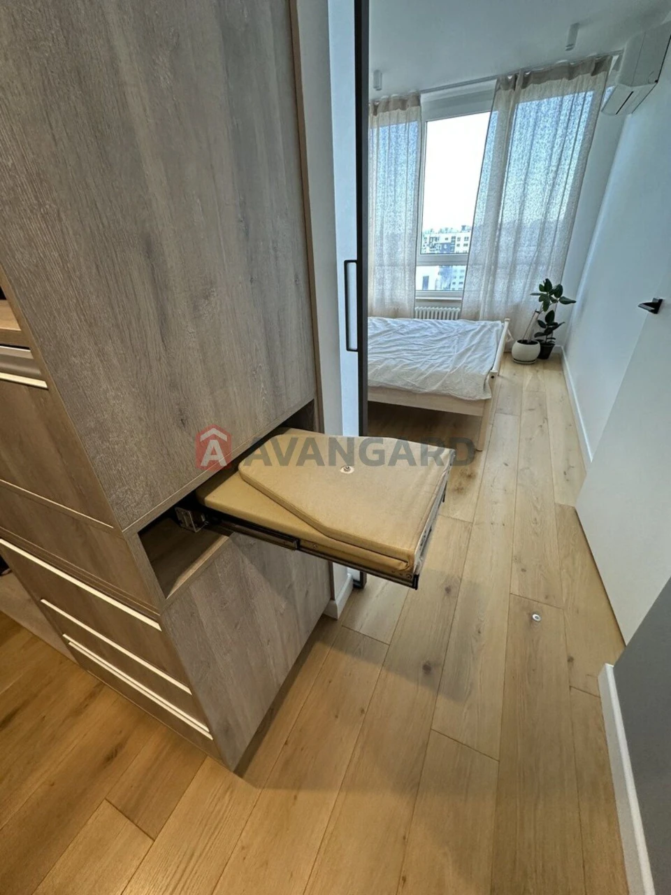 Sale of a 3-bedroom townhouse in the "Semycvet" residential complex, street