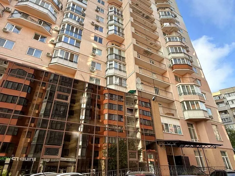 Квартира. Одеса, Олексія Вадатурського вул.
