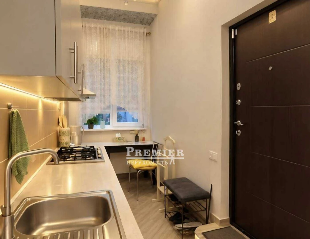Cozy 1-bedroom apartment in the city center, Troyatskaya, European style