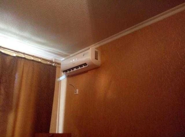 For sale 1-room apartment on the 4th floor in a 12-story building with furniture and appliances