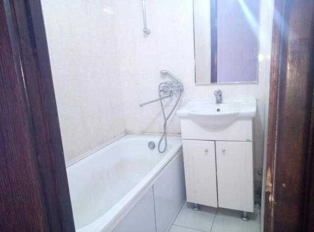 For sale 1-room apartment on the 4th floor in a 12-story building with furniture and appliances