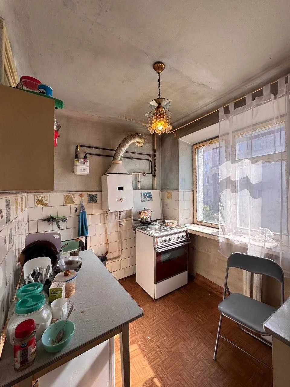 Apartment with Potential in a Prime Location