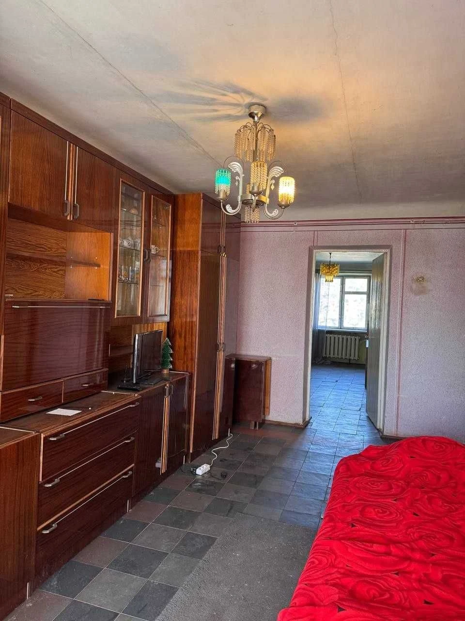 Apartment with Potential in a Prime Location