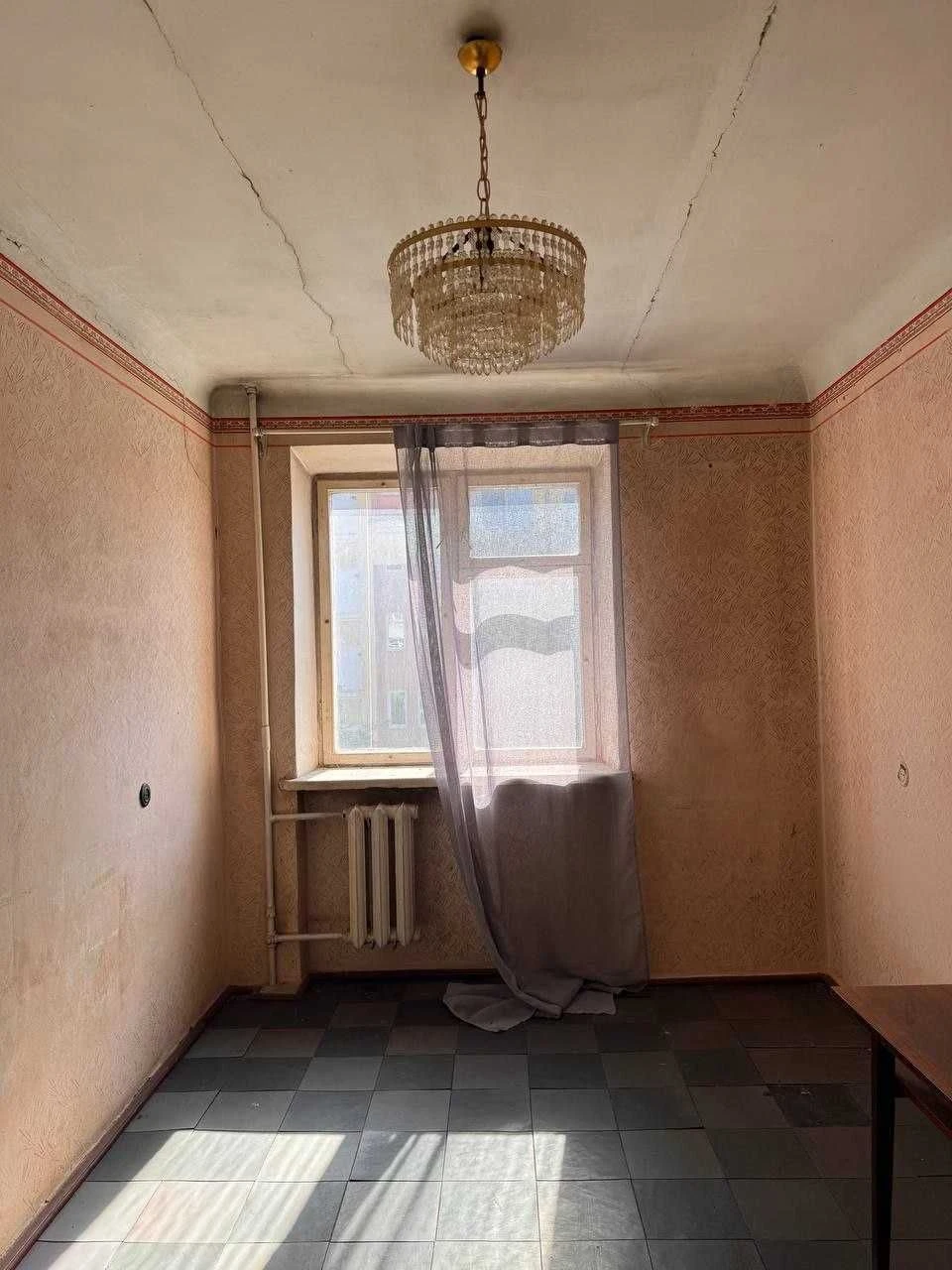 Apartment with Potential in a Prime Location