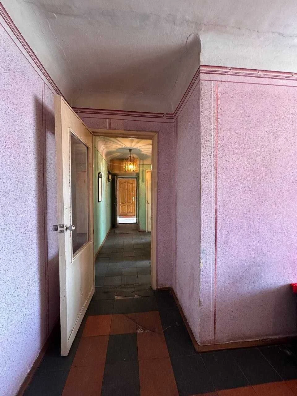 Apartment with Potential in a Prime Location