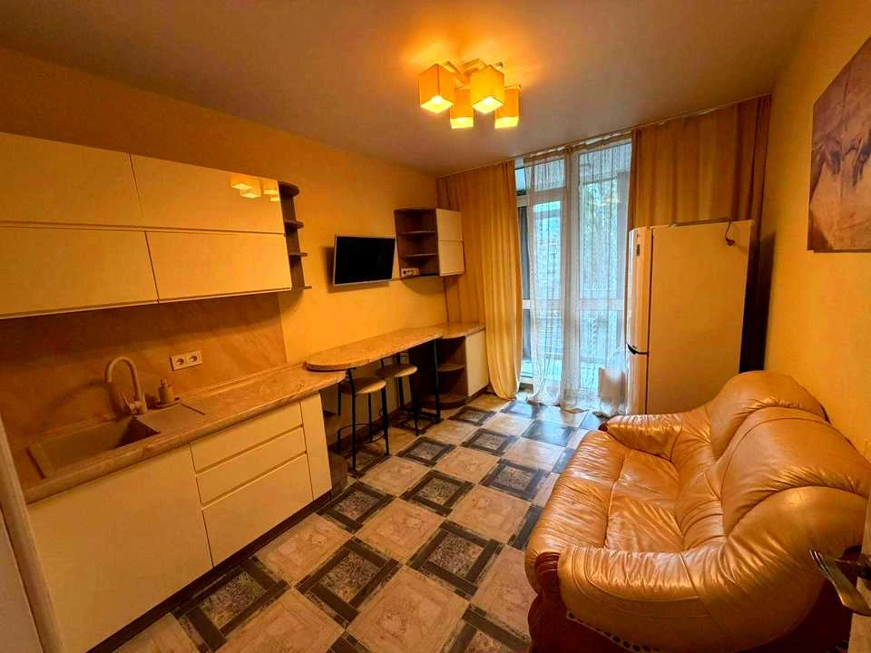 Квартира. Київ, Предславинська вул.