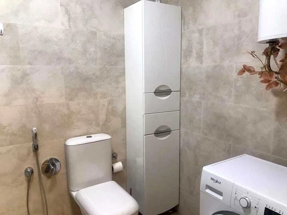 Квартира. Київ, Предславинська вул.