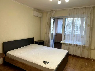 Квартира. Київ, Василя Стуса вул.