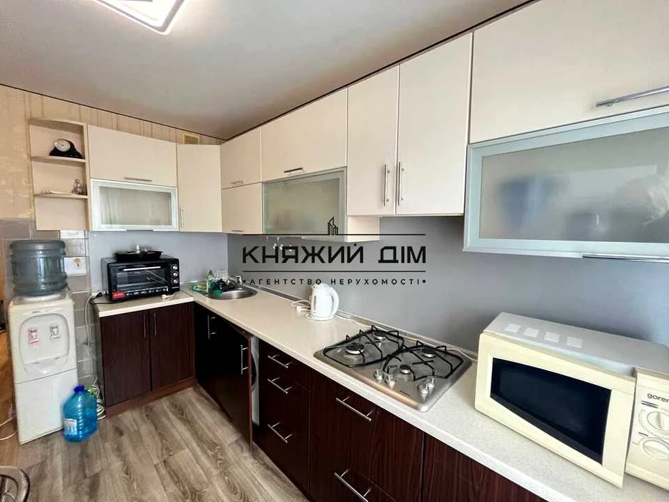 Квартира. Київ, Милославська вул.