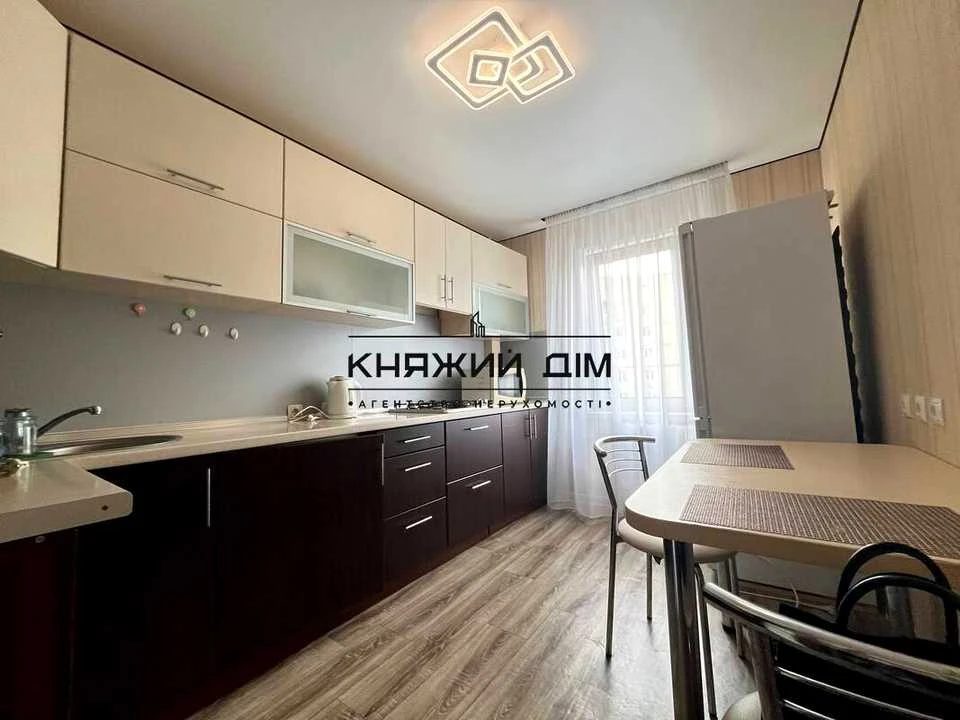 Квартира. Київ, Милославська вул.