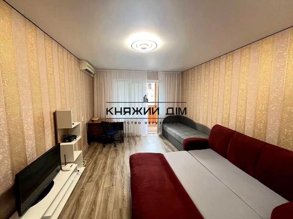 Квартира. Київ, Милославська вул.