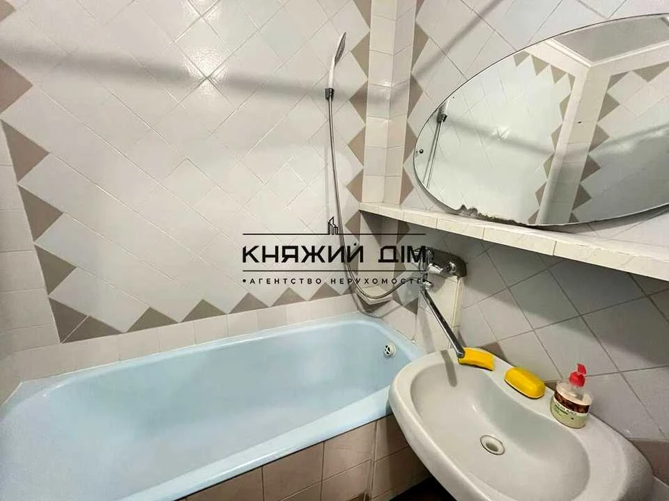 Квартира. Київ, Милославська вул.