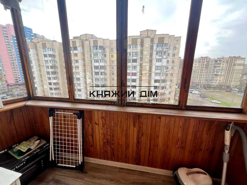 Квартира. Київ, Милославська вул.