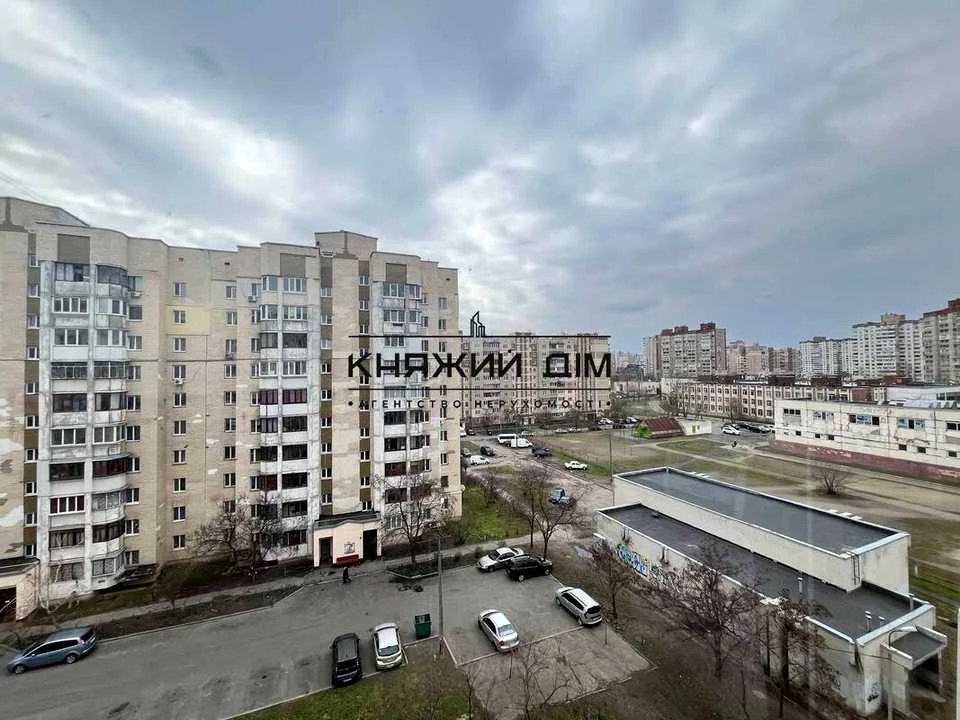 Квартира. Київ, Милославська вул.