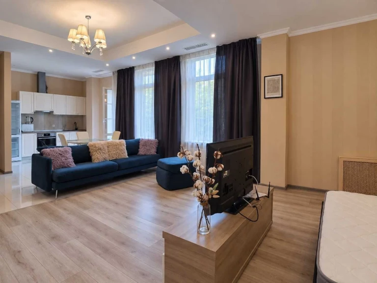 Болсунівська 21| «Botanic House»| оренда студії 60 м2 | м Зв