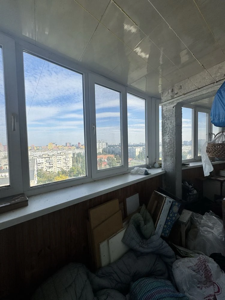 Продаж 2- кімн. квартири, проспект Павла Тичини, о. Тельбін