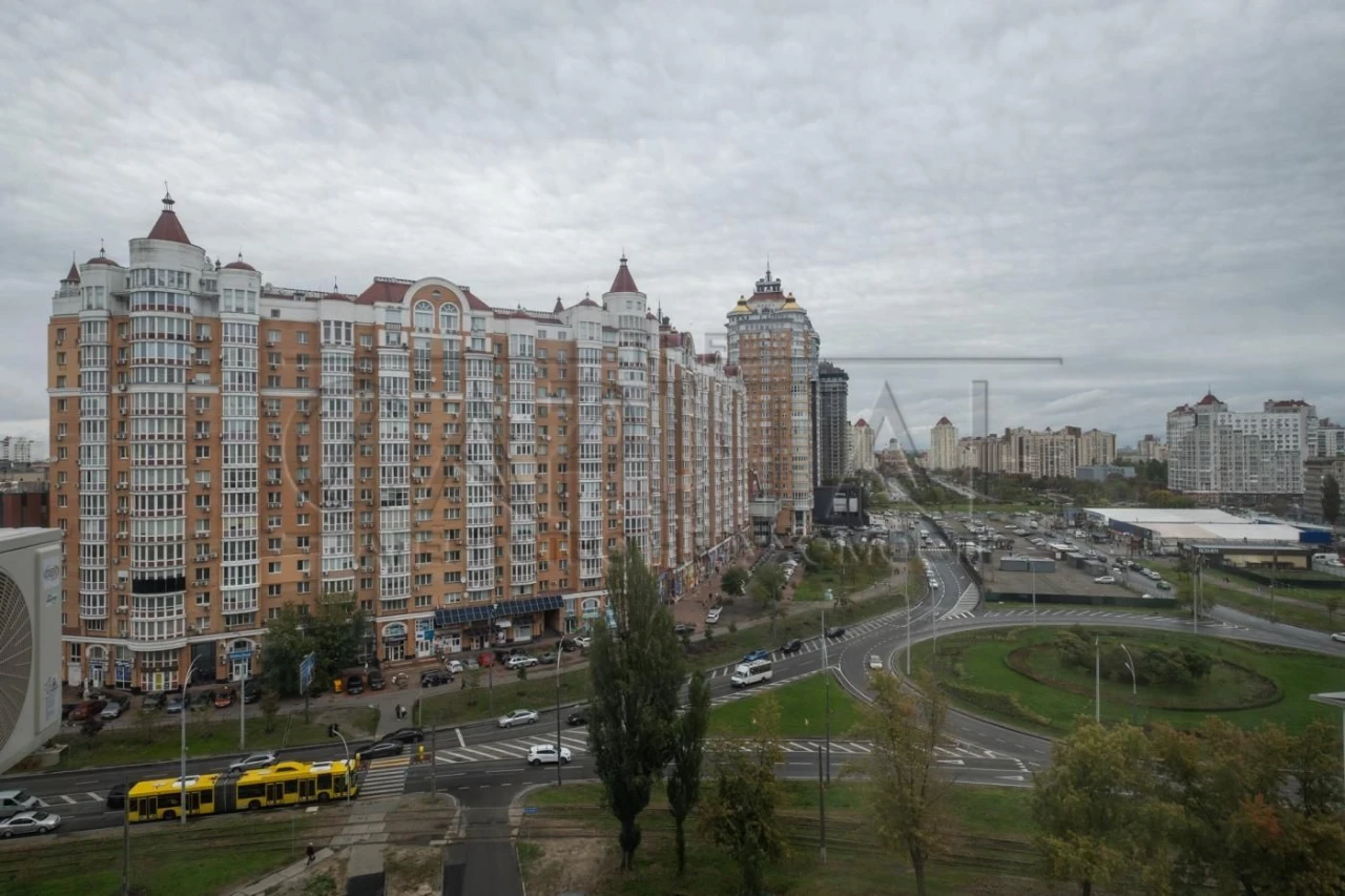 Простора 4-к квартира 85м2/11 поверх в спальному районі Обол