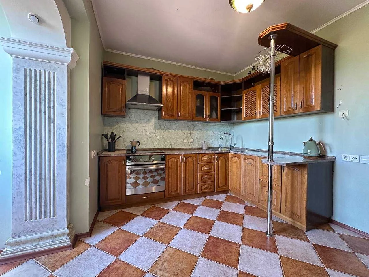 Продаж 2к 69м² з ремонтом та меблями! Київ, Троєщина, вул. Р