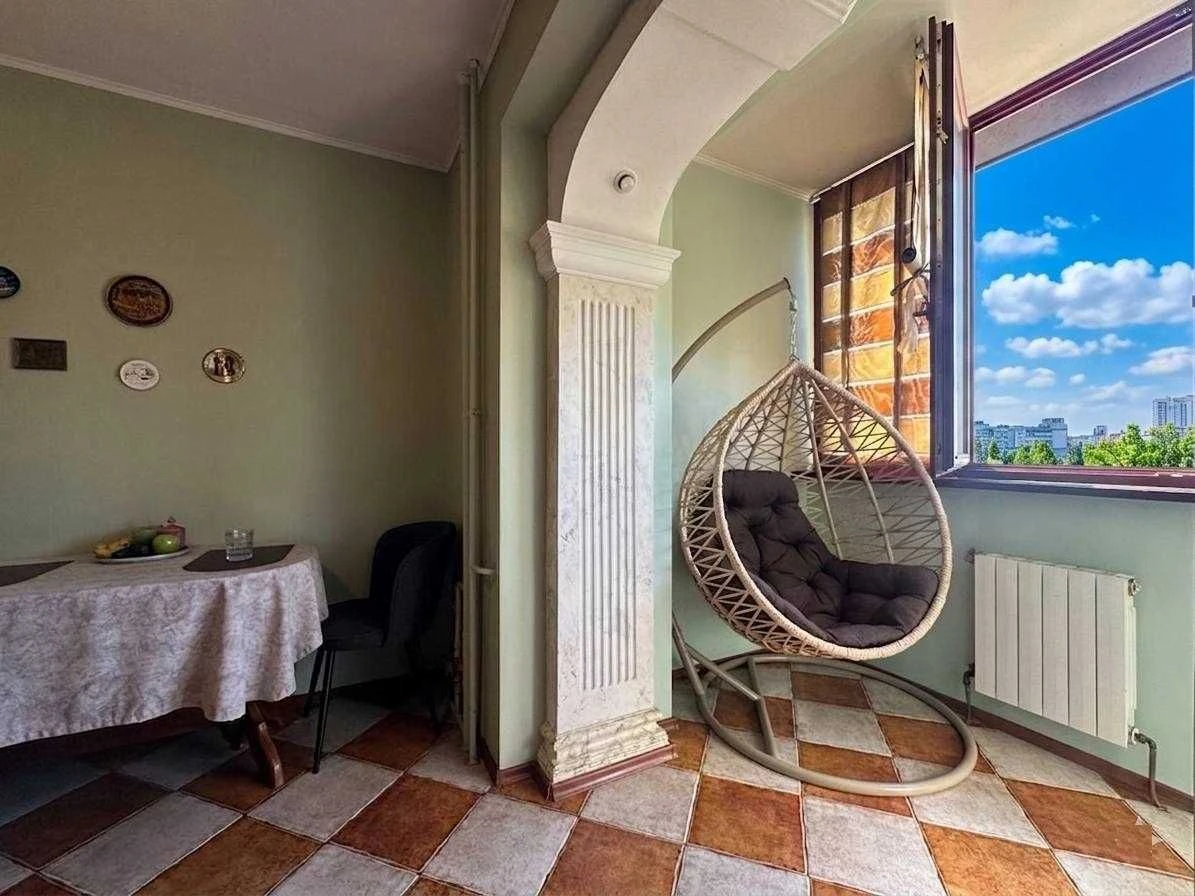 Продаж 2к 69м² з ремонтом та меблями! Київ, Троєщина, вул. Р