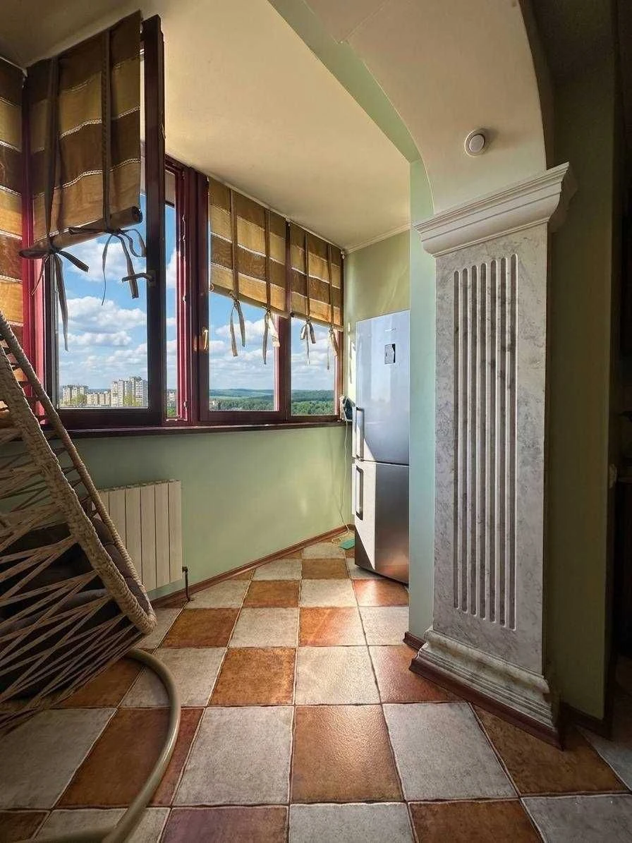 Продаж 2к 69м² з ремонтом та меблями! Київ, Троєщина, вул. Р