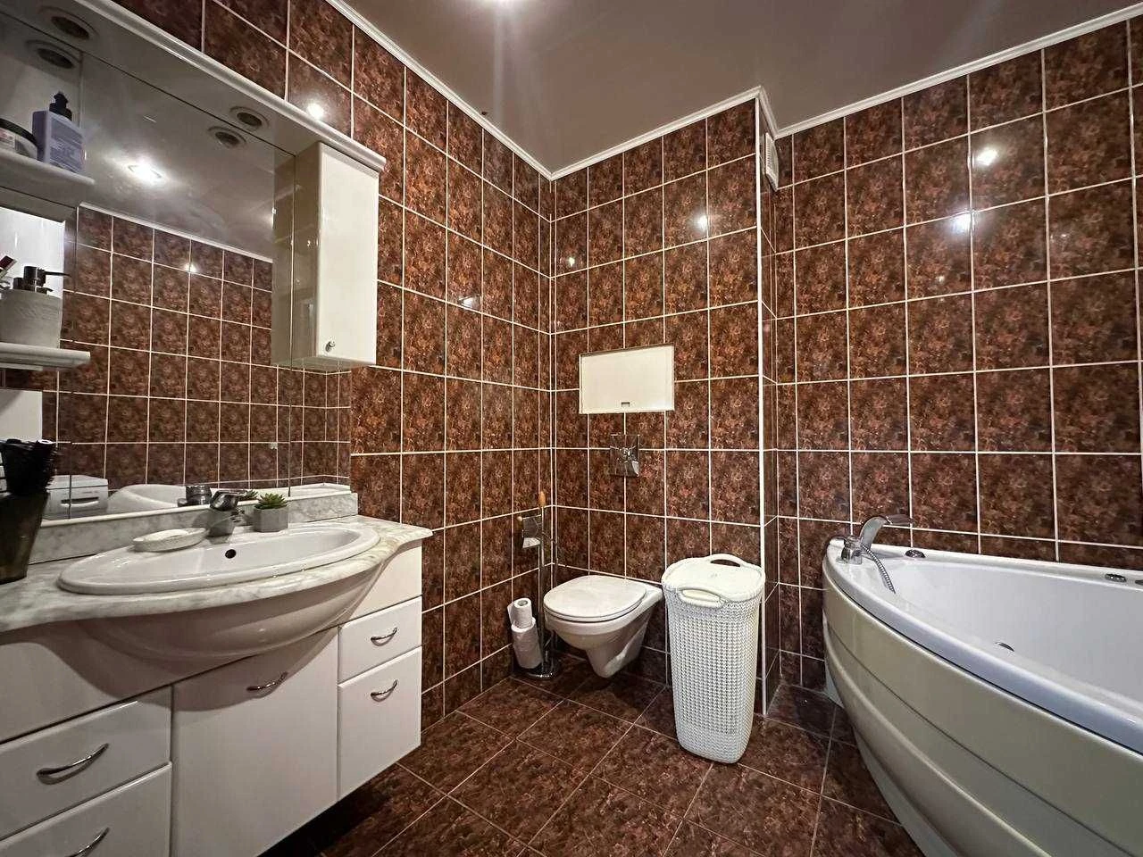 Продаж 2к 69м² з ремонтом та меблями! Київ, Троєщина, вул. Р